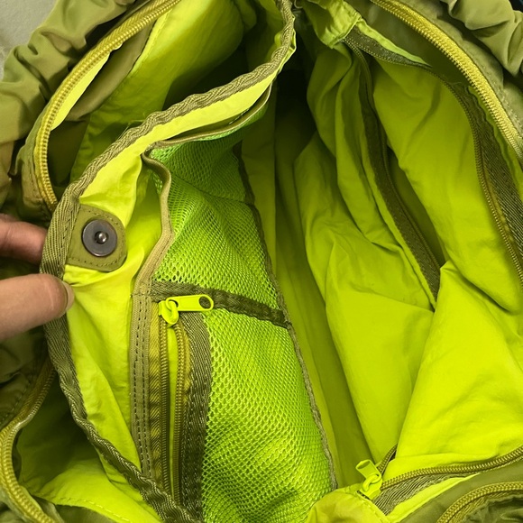 Chic Green Tote with Yellow Straps #Y2k - Picture 11 of 15